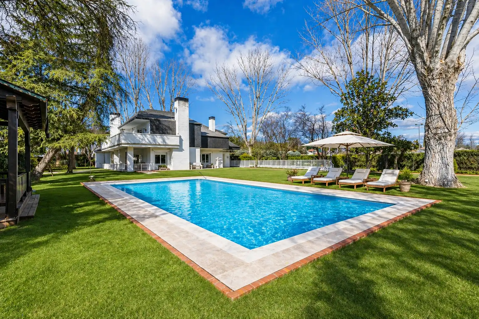 Piscina de Casa o chalet en venta en Villanueva de la Cañada con Aire acondicionado, Calefacción y Jardín privado