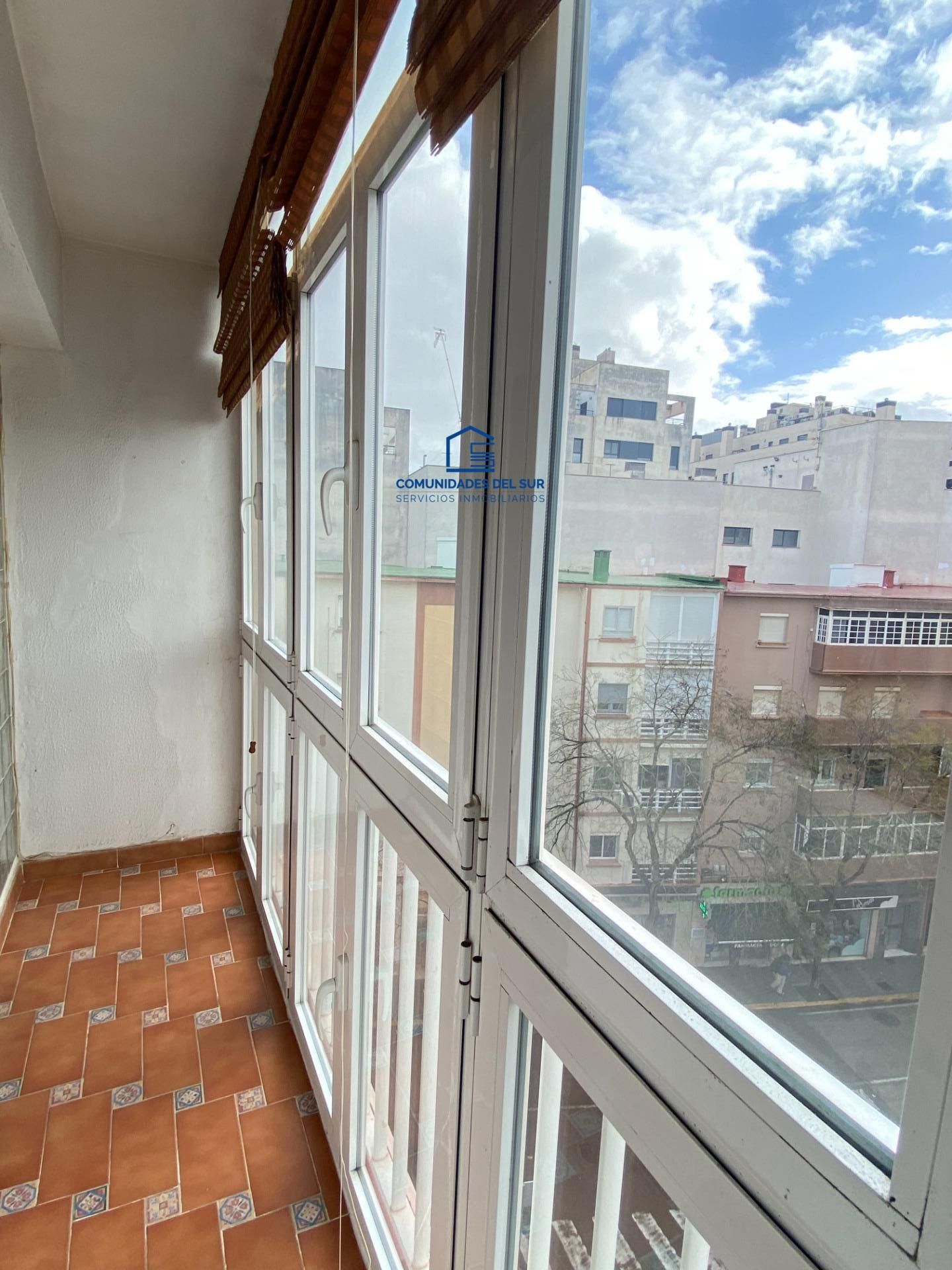 Vista exterior de Pis en venda en  Cádiz Capital amb Balcó