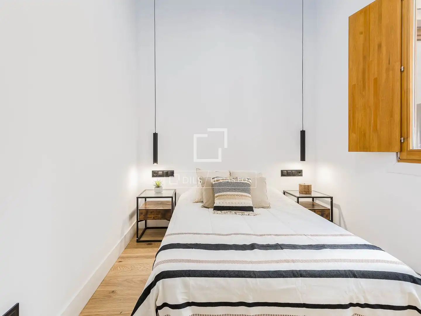 Bedroom of Flat for sale in Barcelona  with Air Conditioner and Balcony