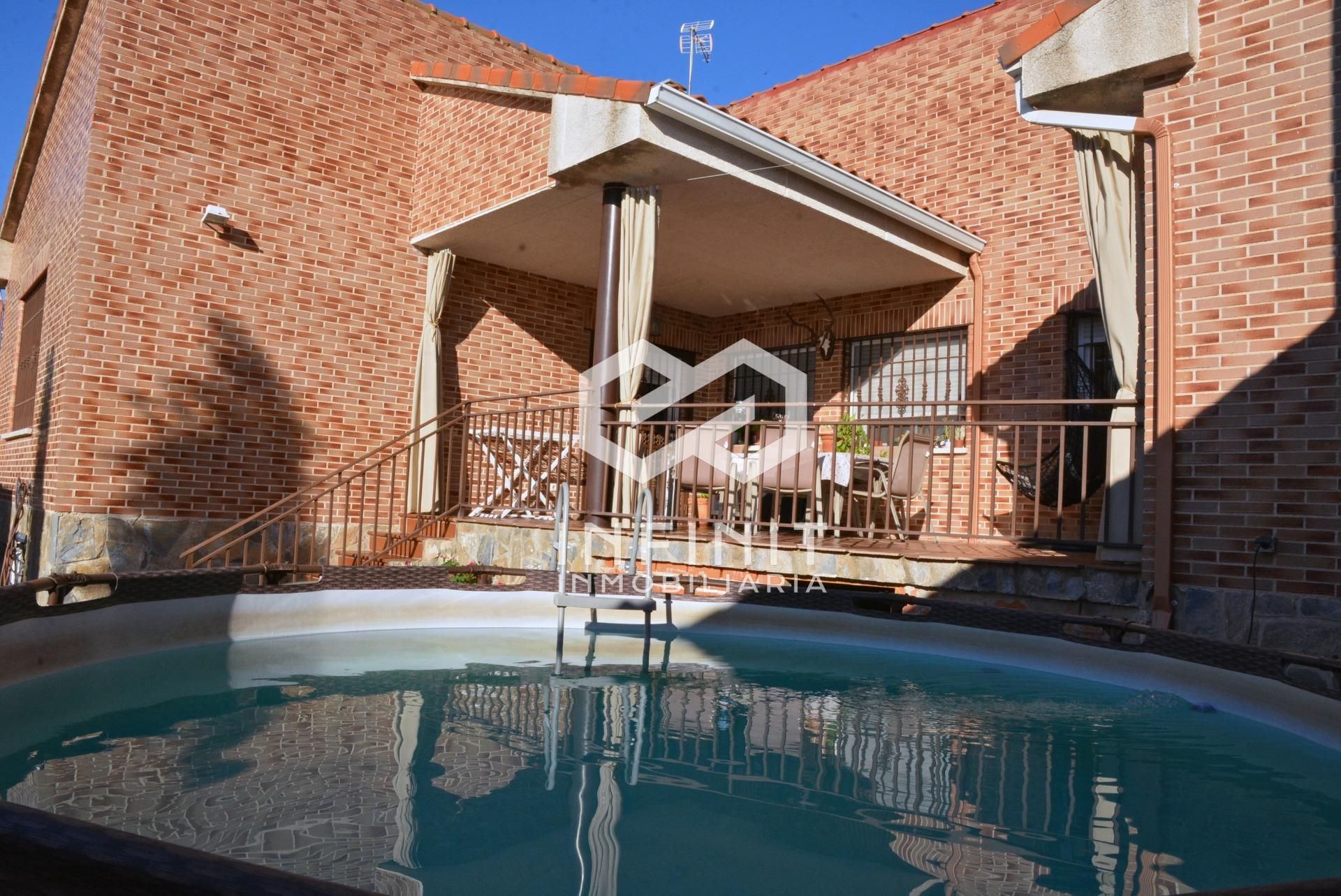 Piscina de Casa o xalet en venda en Torres de la Alameda amb Calefacció, Jardí privat i Terrassa