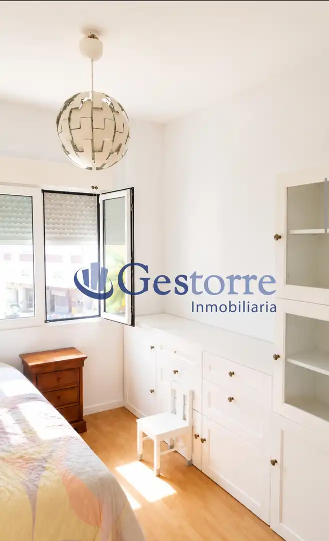 Habitación de Piso en venta en Gijón  con Calefacción, Terraza y Amueblado