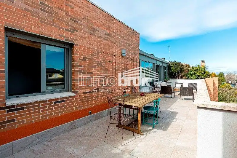 Terrasse von Dachboden zur Miete in La Moraleja mit Klimaanlage, Heizung und Abstellraum