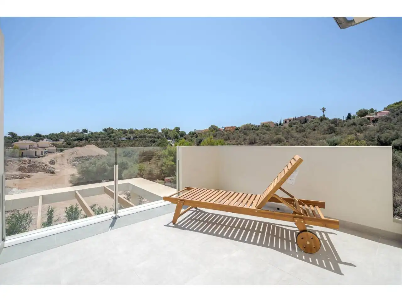 Casa pareada con piscina en venta en Calle Castellot 1, imagen 4