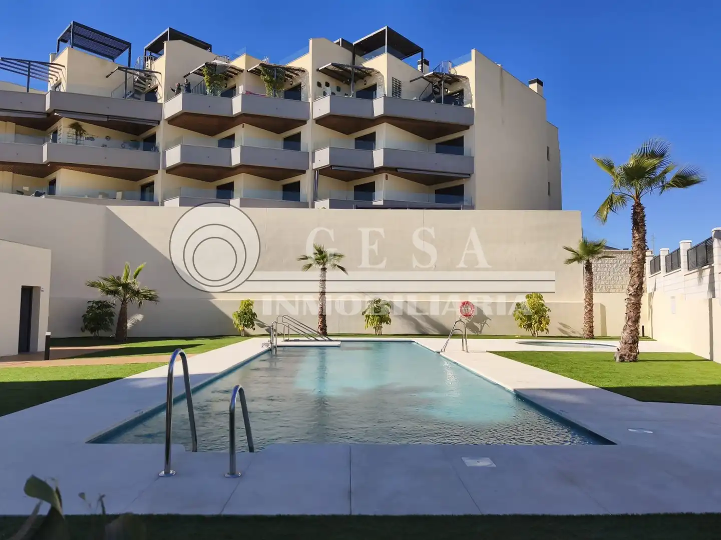Pis amb piscina en venda a Urbanización Santa Rosa
