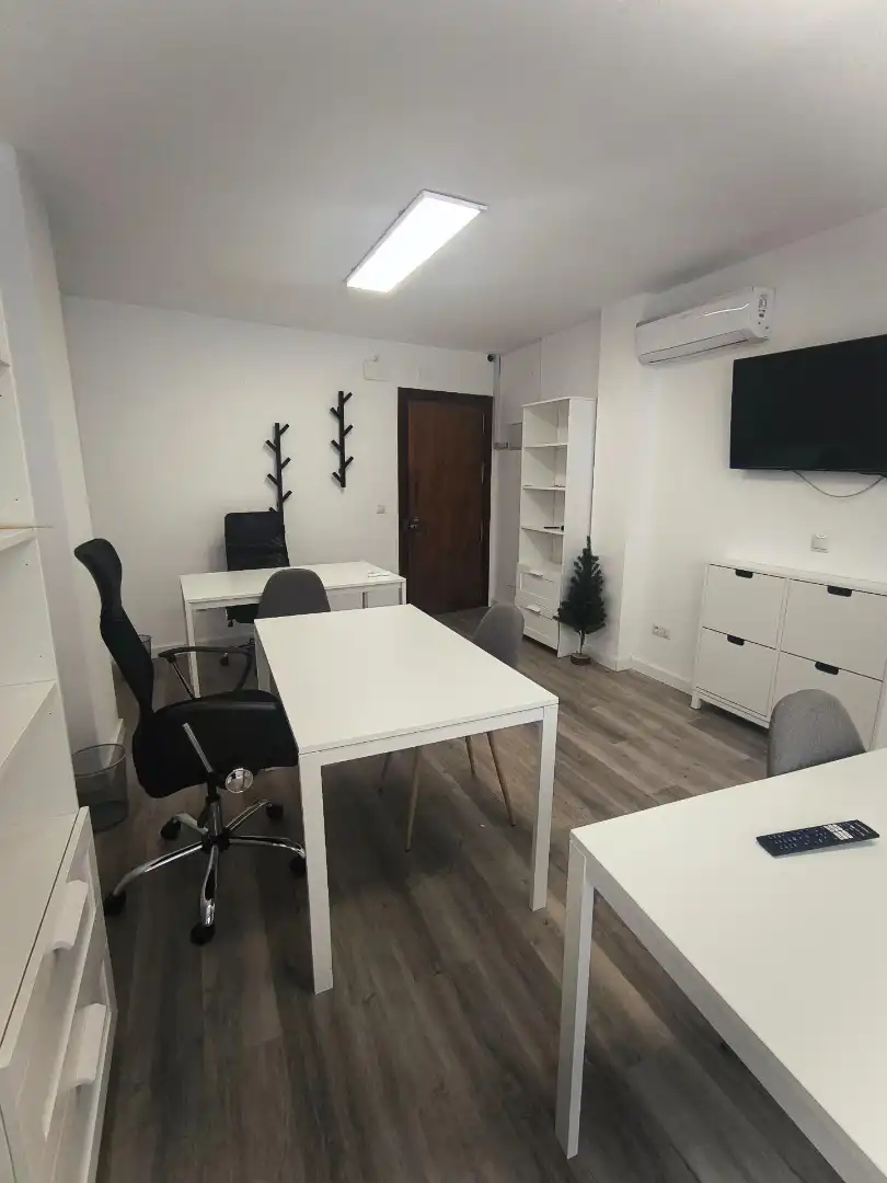Büro zur Miete in Málaga mit Klimaanlage und Möbliert