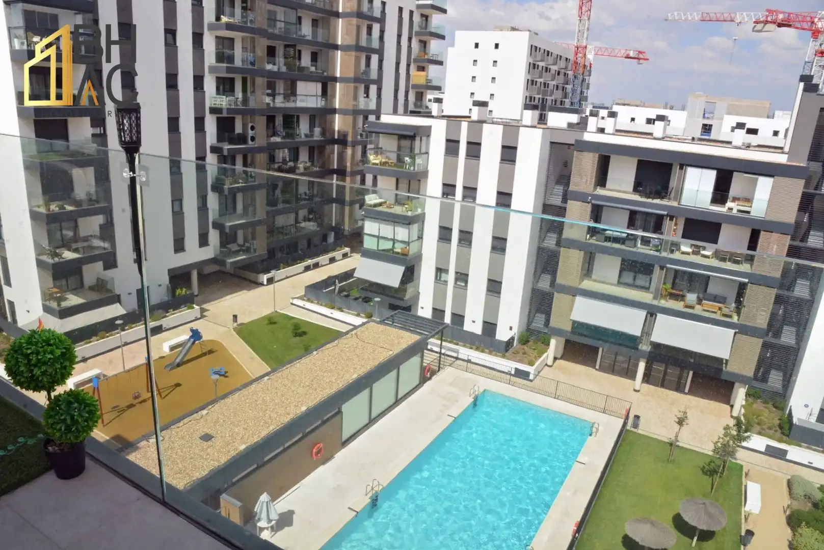 Schwimmbecken von Dachboden zum Verkauf in Alcalá de Henares mit Klimaanlage, Heizung und Terrasse