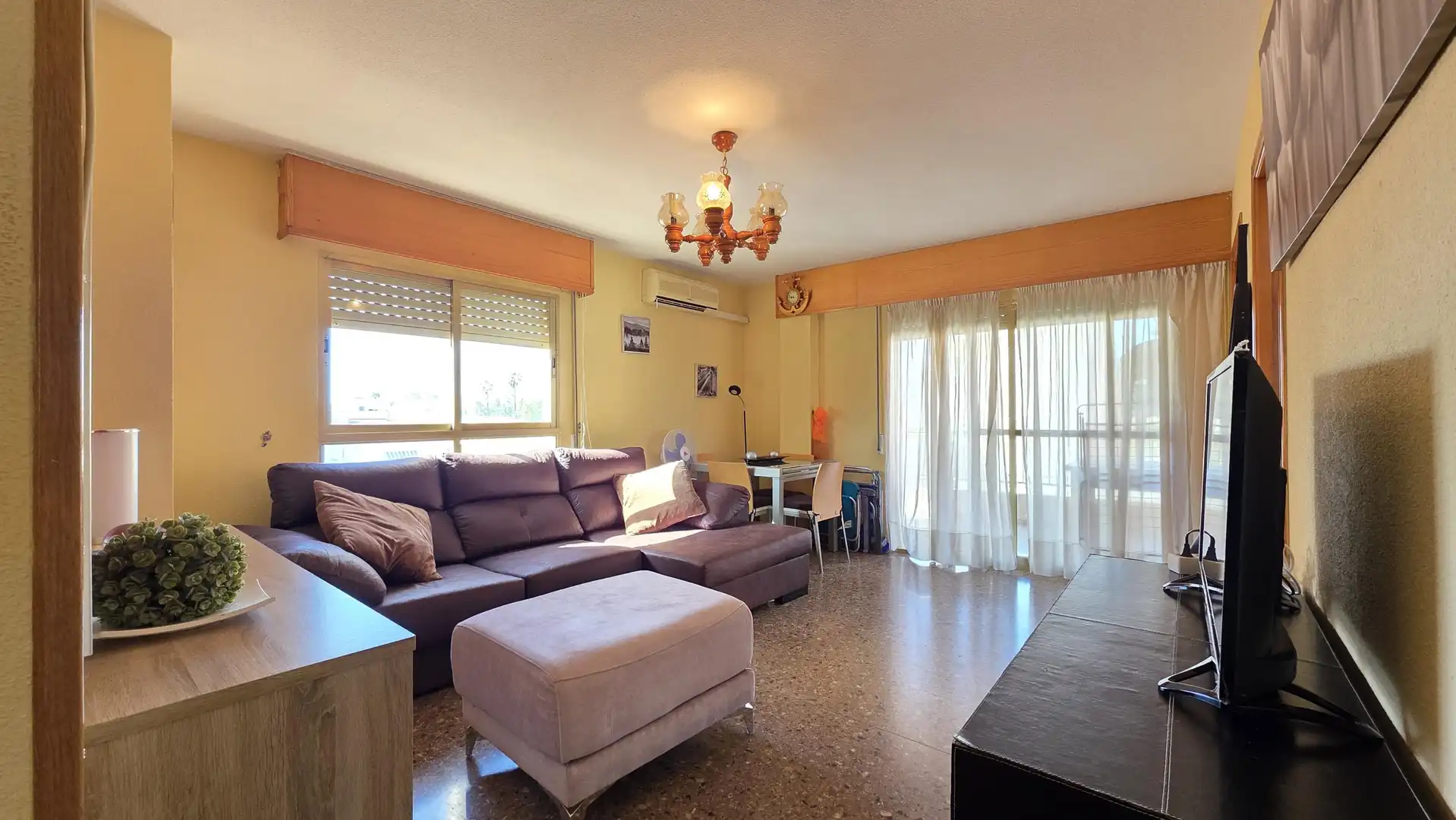 Sala d'estar de Pis en venda en Gandia amb Aire condicionat