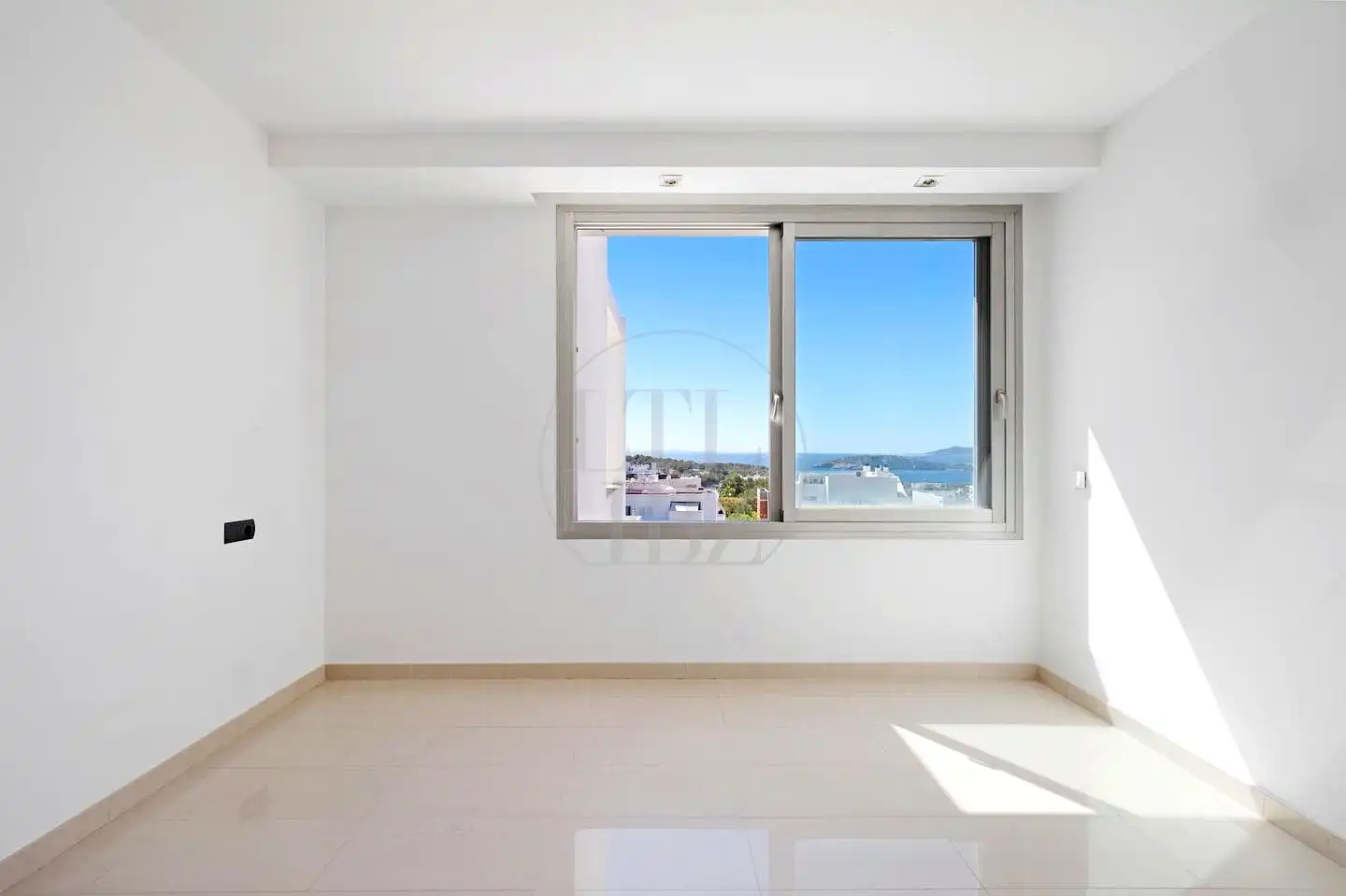 Casa amb terrassa en venda a Corneja, imagen 32