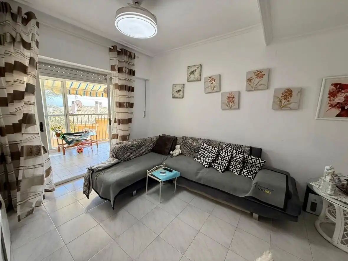 Sala de estar de Apartamento en venta en Elche / Elx con Calefacción, Terraza y Piscina