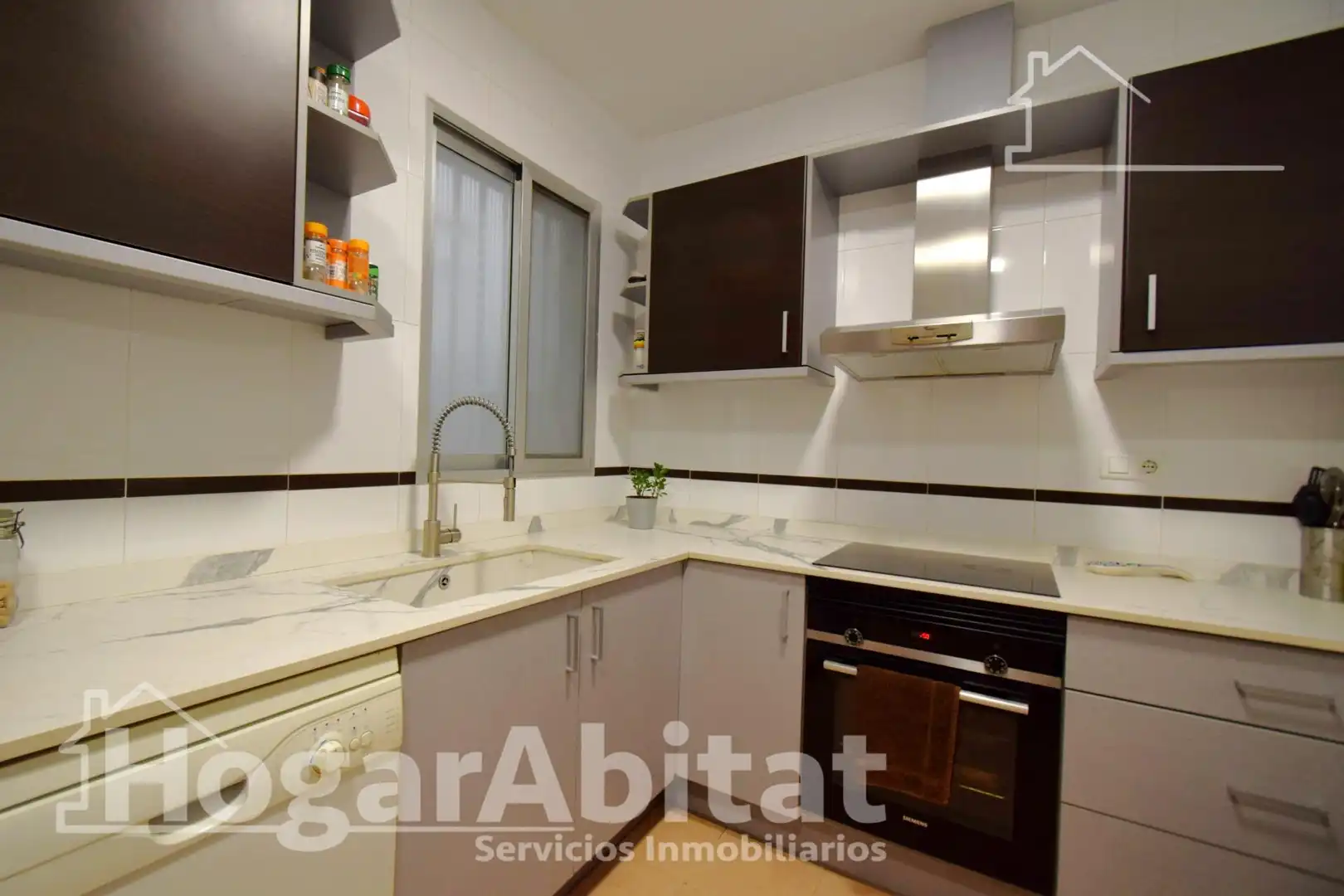 Kitchen of Flat for sale in Vilamarxant  with Air Conditioner, Terrace and Storage room