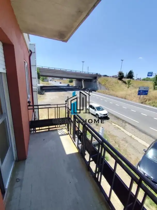 Vista exterior de Casa o xalet en venda en León Capital  amb Calefacció i Jardí privat