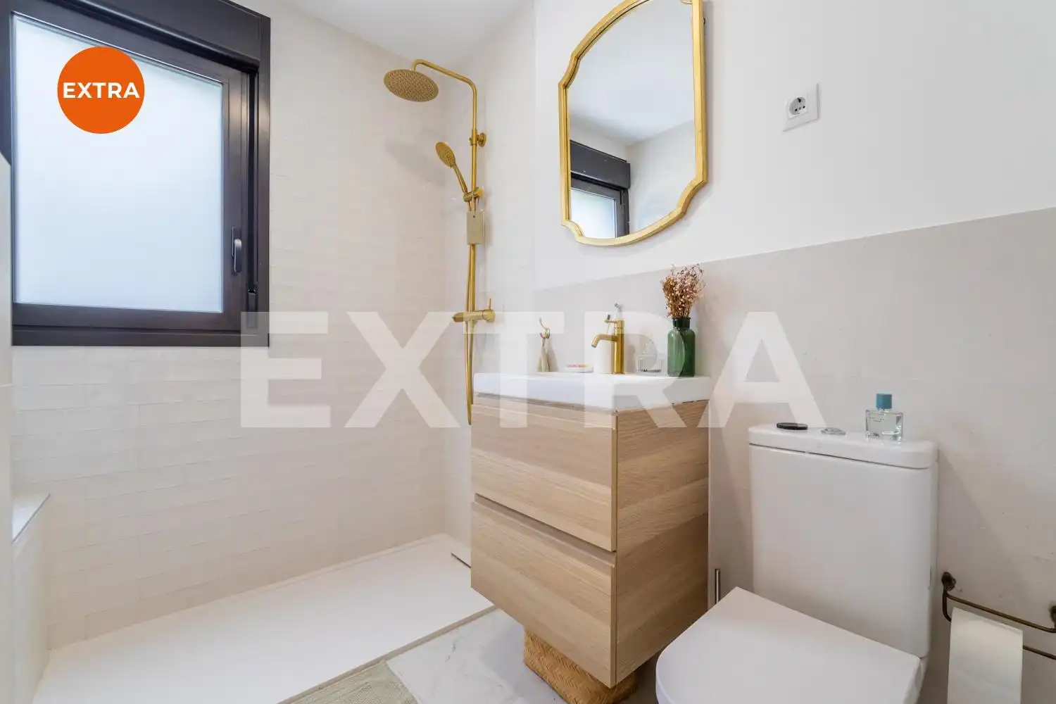 Bathroom of Houses for sale in Alcalá de Henares  with Air Conditioner, Heating and Private garden