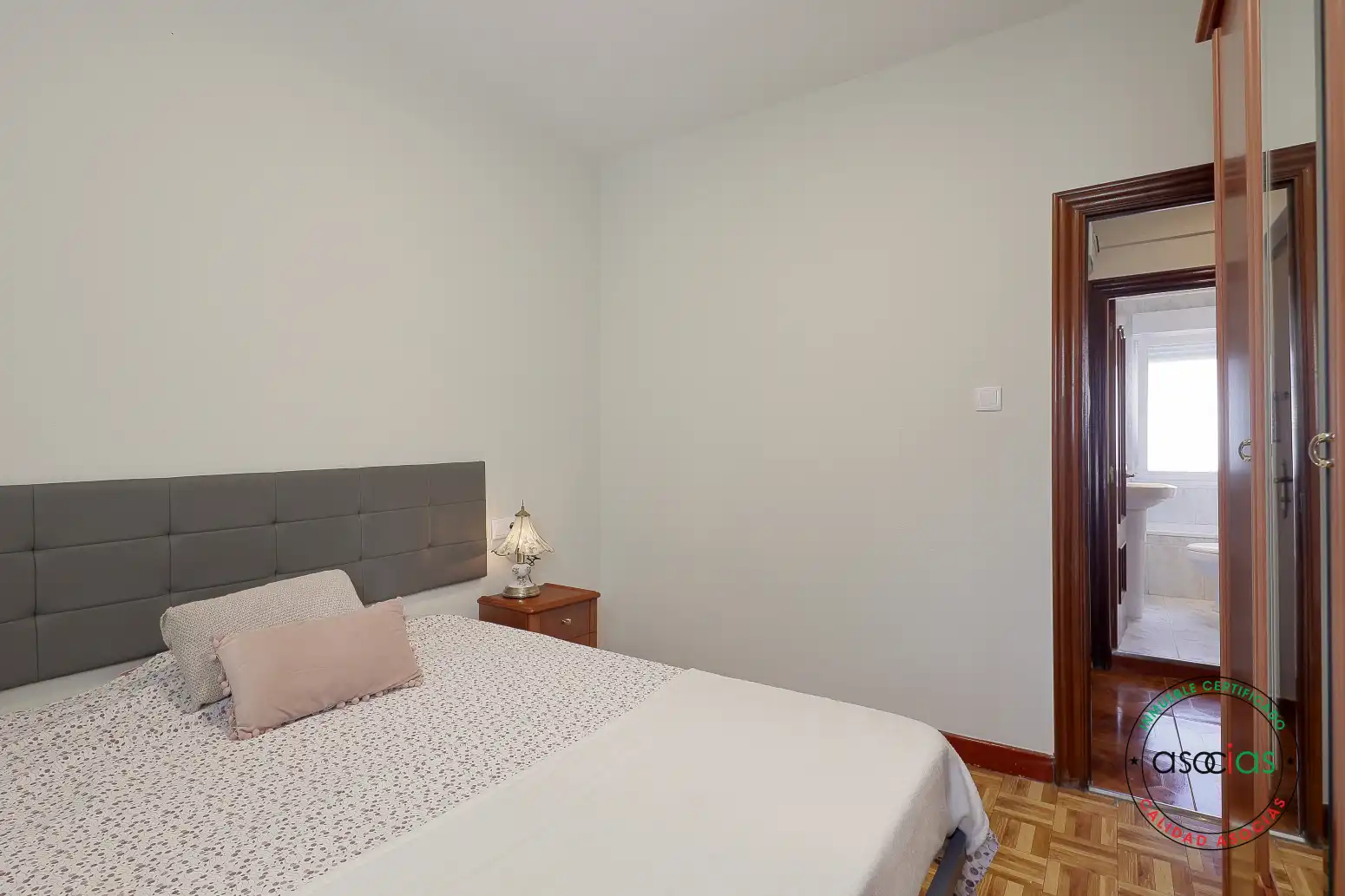 Habitación de Piso en venta en Gijón  con Calefacción y Amueblado