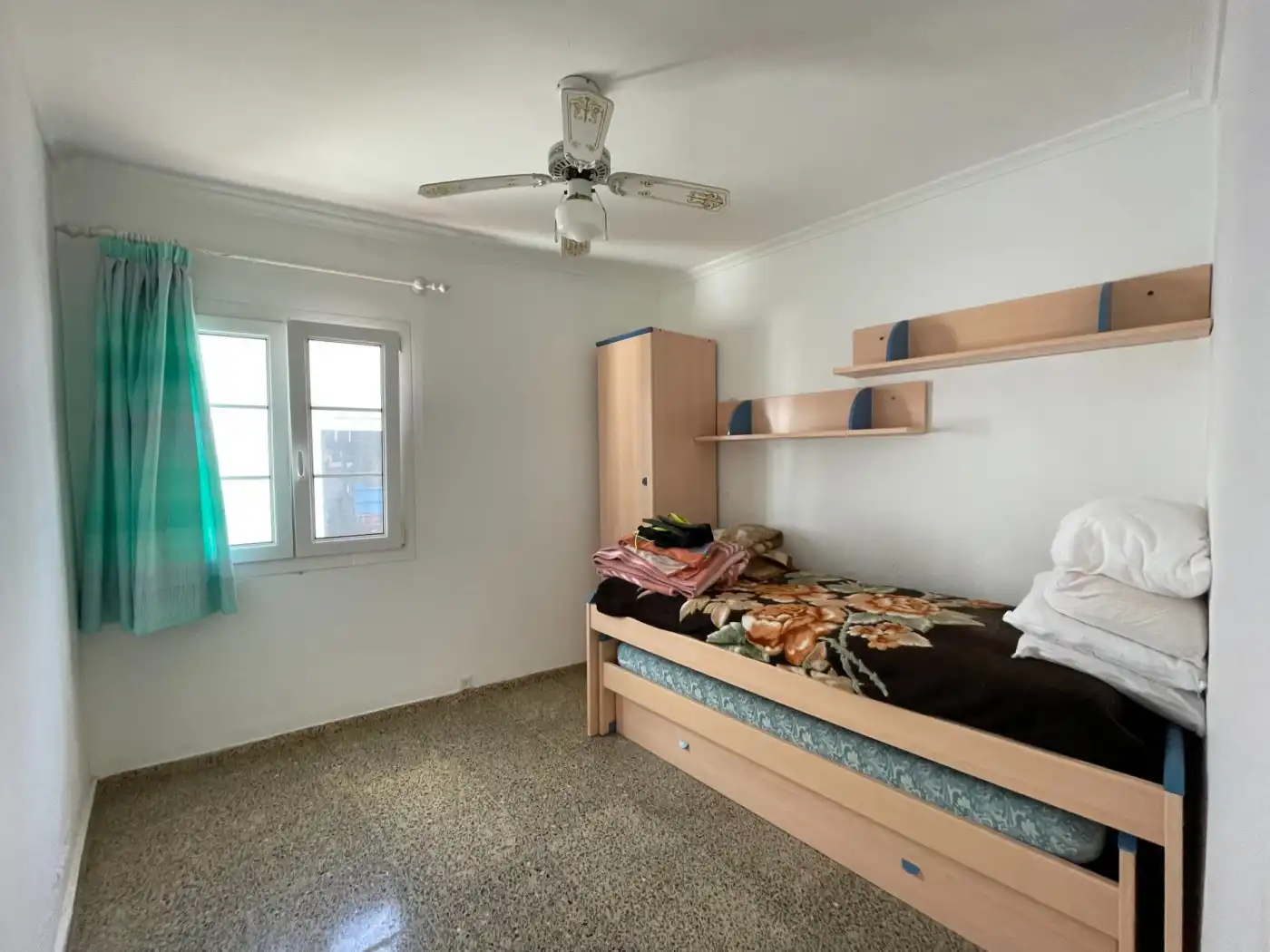 Dormitori de Apartament en venda en Es Mercadal amb Terrassa, Piscina i Balcó
