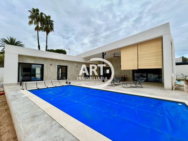 Casa-chalet en Alquiler en Requena en Montepilar