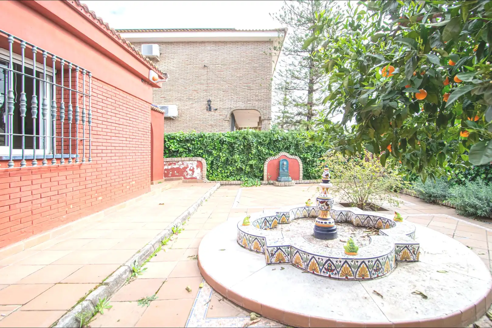 Jardí de Casa o xalet en venda en Tomares amb Jardí privat, Terrassa i Piscina