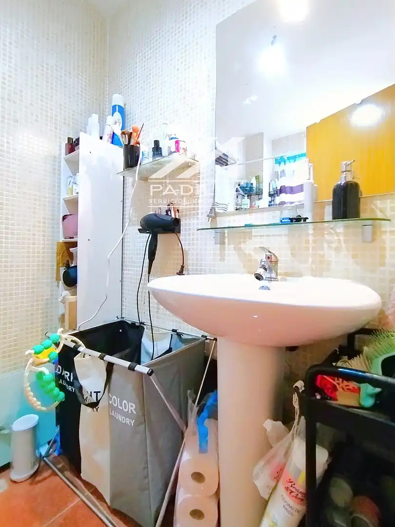 Baño de Piso en venta en Camarena con Calefacción