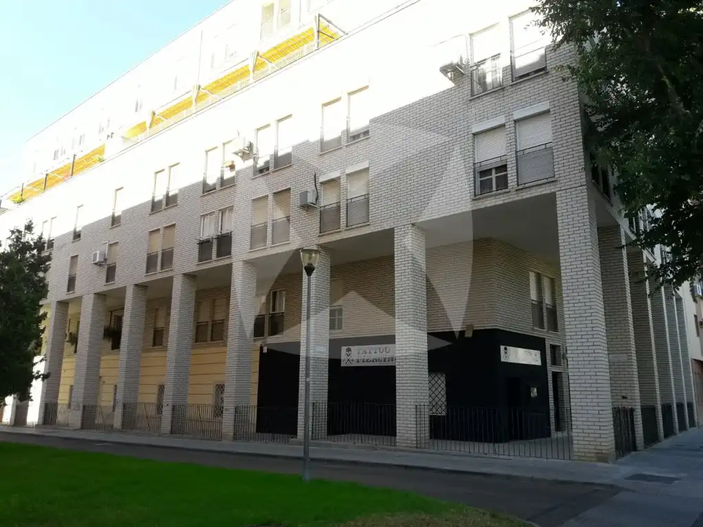 Vista exterior de Pis de lloguer en Badajoz amb Terrassa, Moblat i Balcó