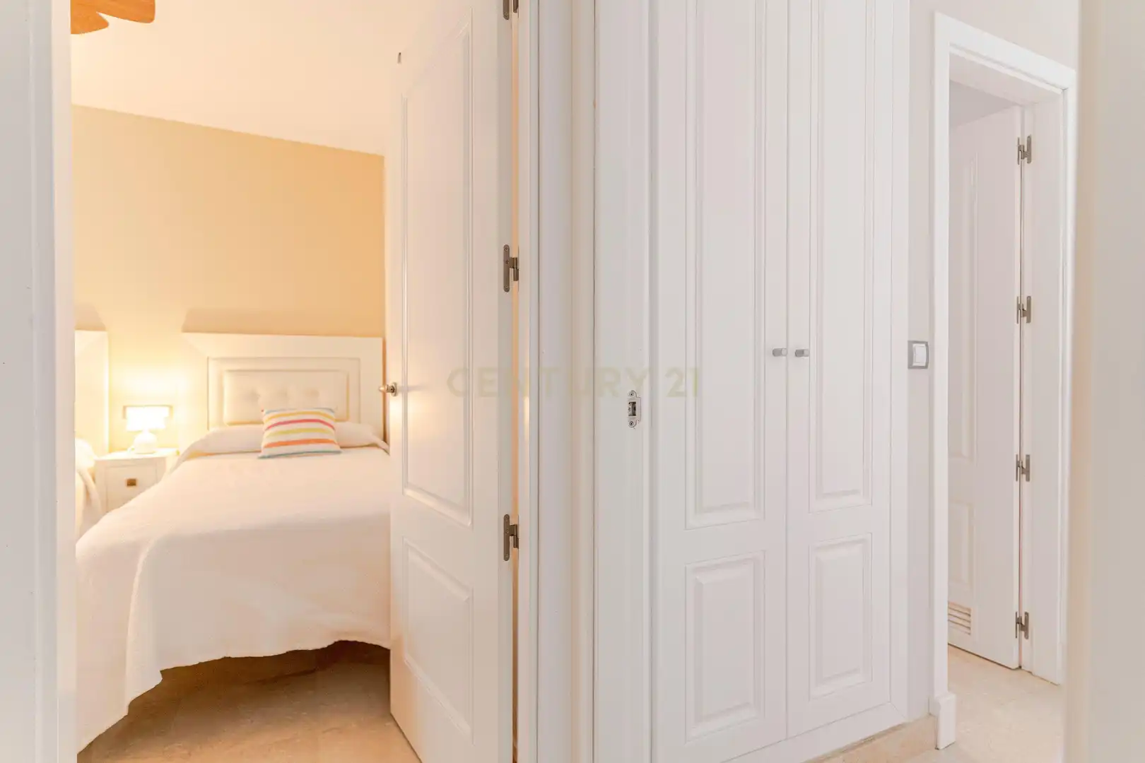 Schlafzimmer von Wohnung zum Verkauf in Manilva mit Privatgarten, Abstellraum und Gemeinschaftspool