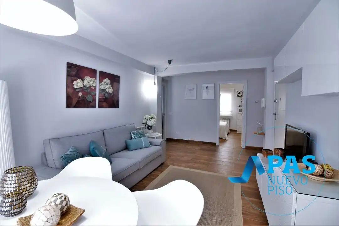 Sala d'estar de Pis de lloguer en Santander amb Calefacció