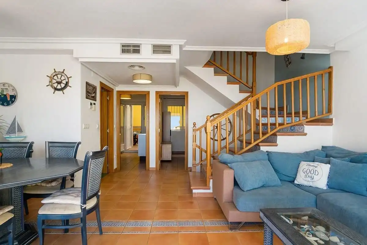 Maisonette zum Verkauf in Orihuela mit Klimaanlage, Privatgarten und Terrasse