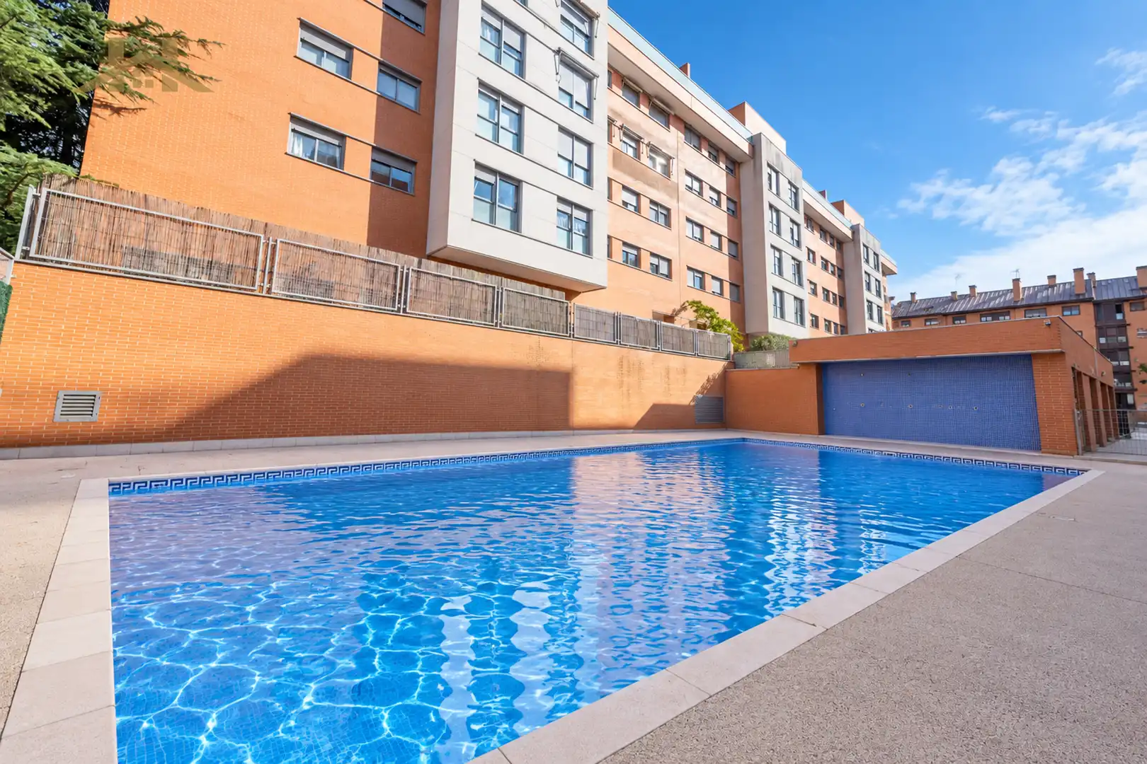 Piscina de Piso en venta en Madrid con Calefacción, Jardín privado y Terraza