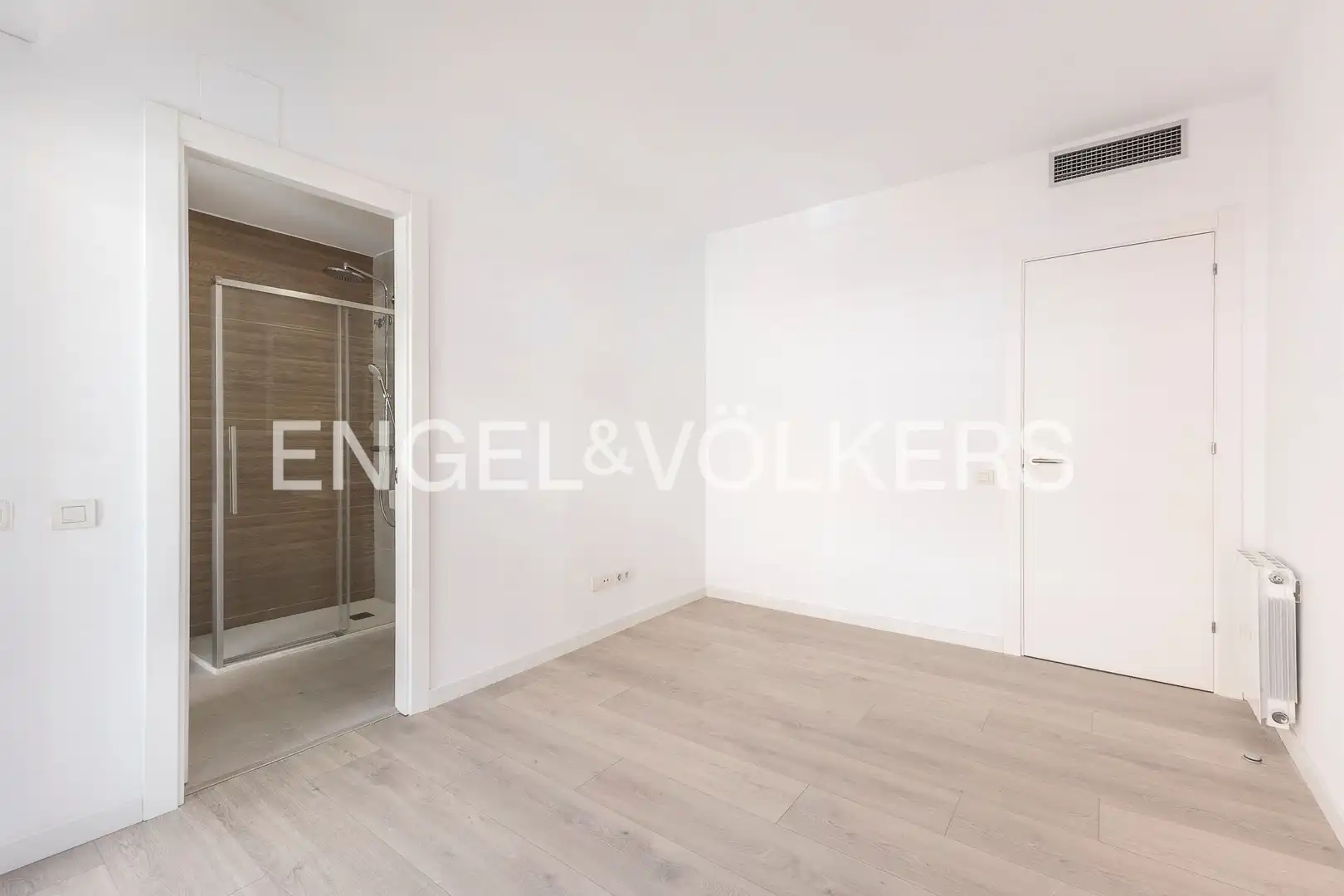Habitación de Dúplex en venta en Barcelona con Aire acondicionado, Calefacción y Jardín privado