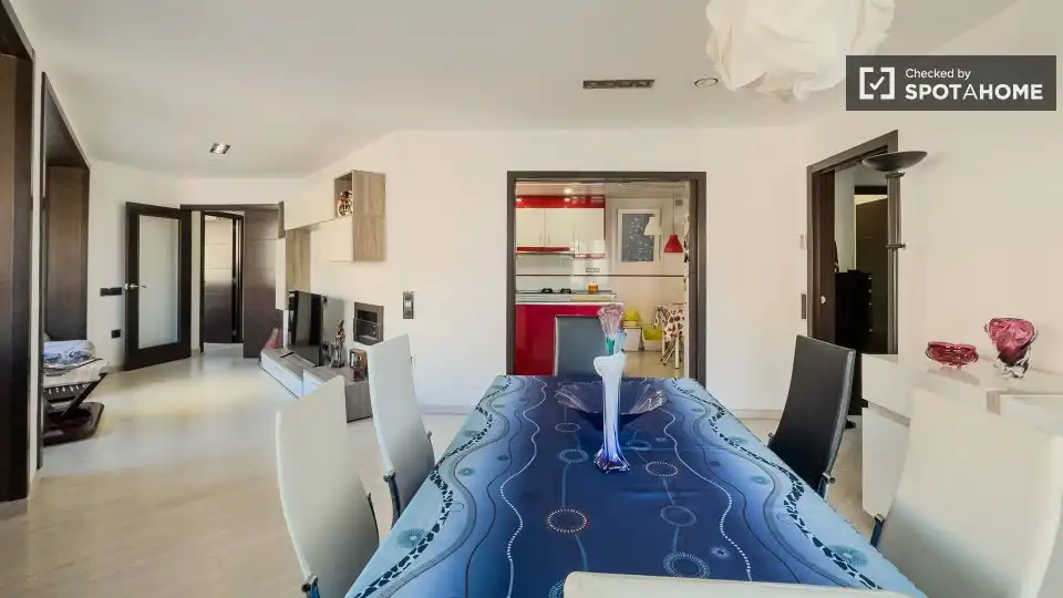 Dining room of Flat for share in Barcelona  with Air Conditioner, Heating and Furnished