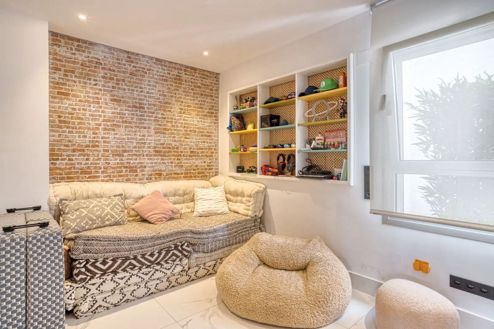 Sala de estar de Apartamento en venta en Marbella con Terraza, Trastero y Amueblado