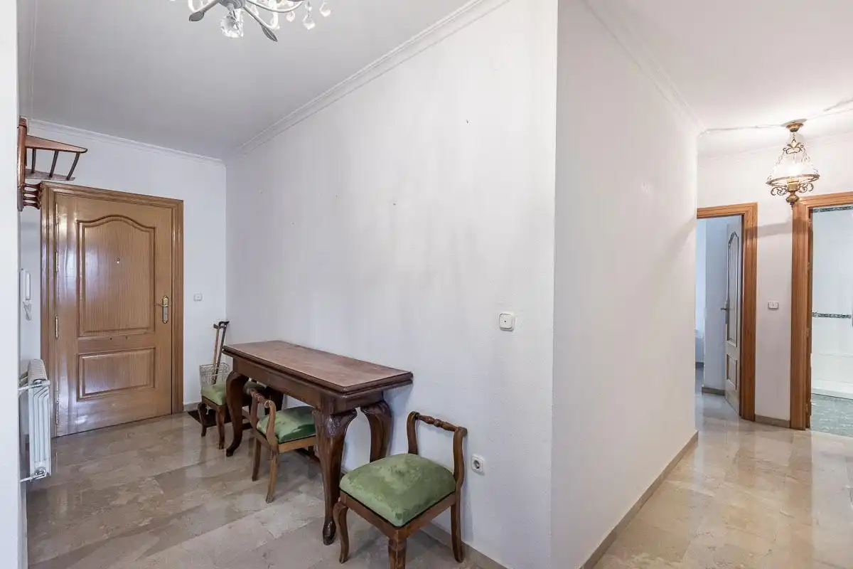 Flat for sale in Granada  with Air Conditioner, Heating and Alarm