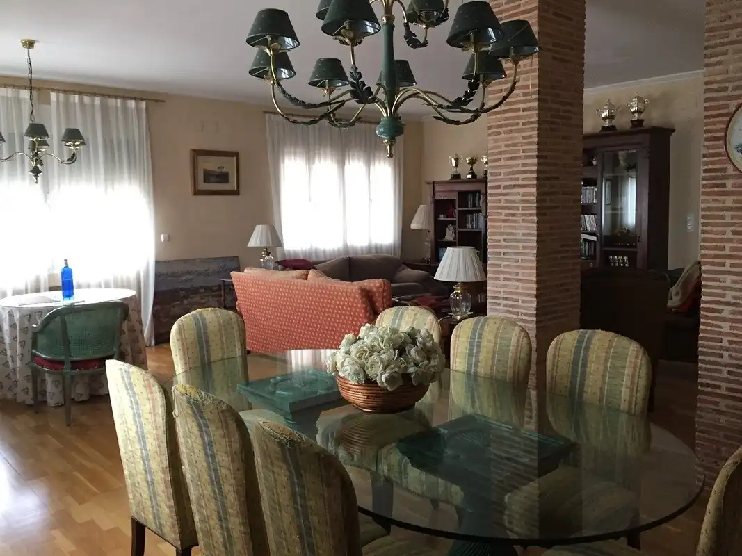 Menjador de Casa o xalet en venda en Elche / Elx amb Jardí privat, Terrassa i Piscina