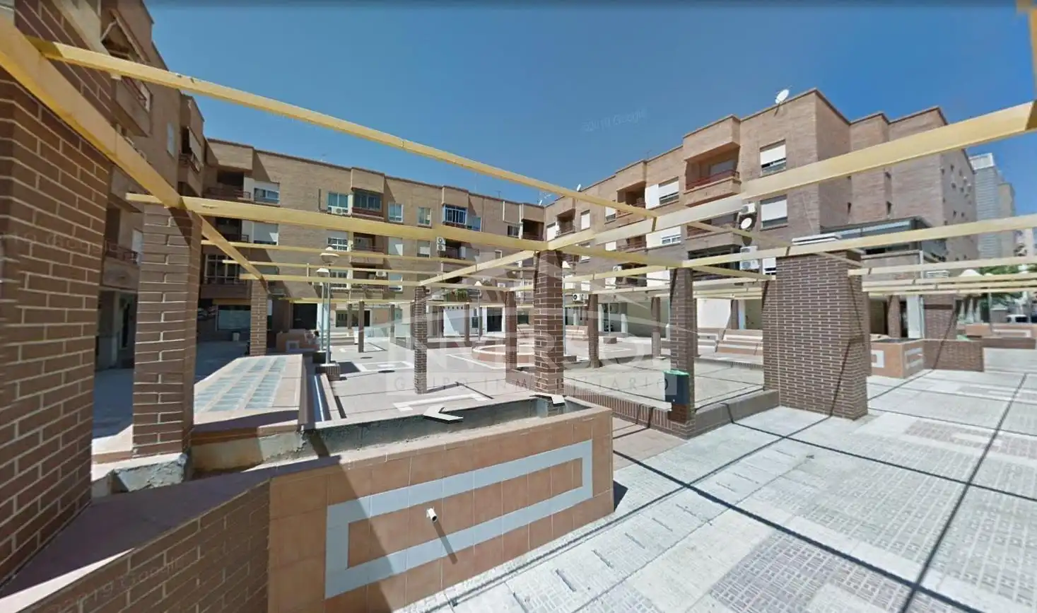 Außenansicht von Wohnung zum Verkauf in Almería mit Terrasse und Balkon