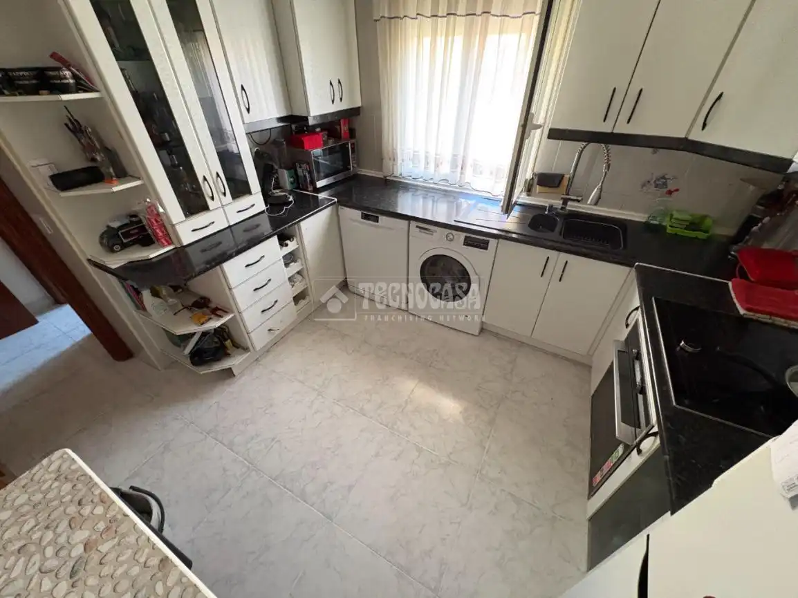 Cocina de Piso en venta en Guadalajara con Calefacción