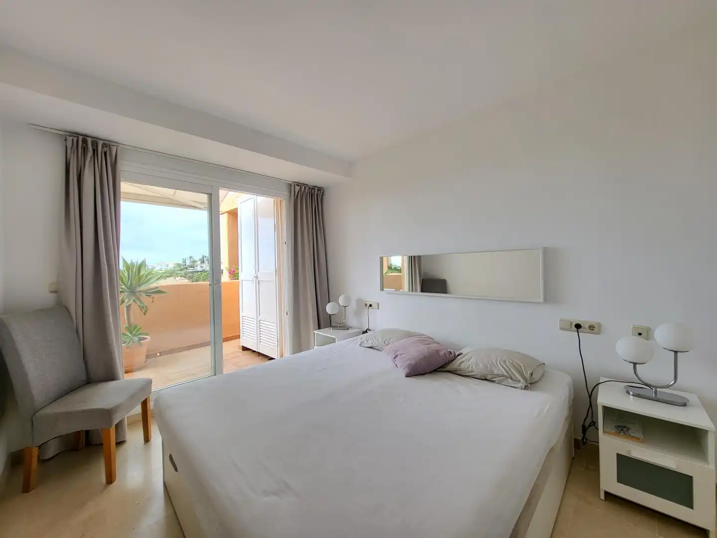 Apartment with pool to rent in Elviria - Cabopino, imagen 4
