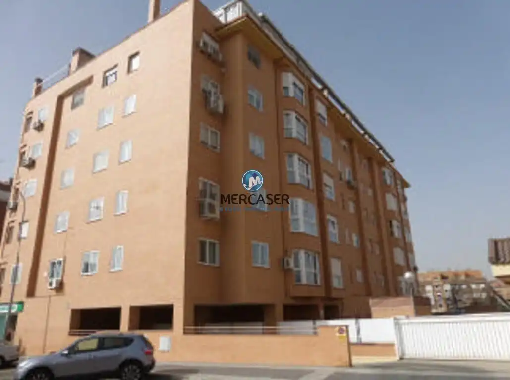 Exterior view of Flat for sale in Valdemoro  with Private garden, Storage room and Community pool