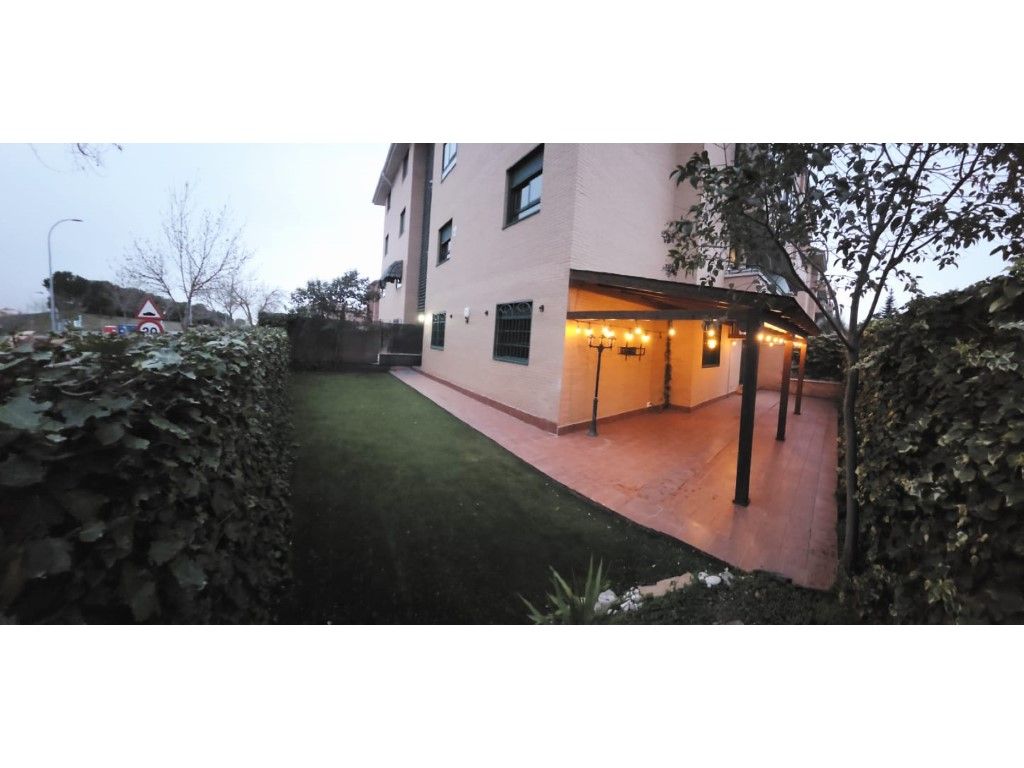 Jardín de Planta baja de alquiler en Boadilla del Monte con Horno