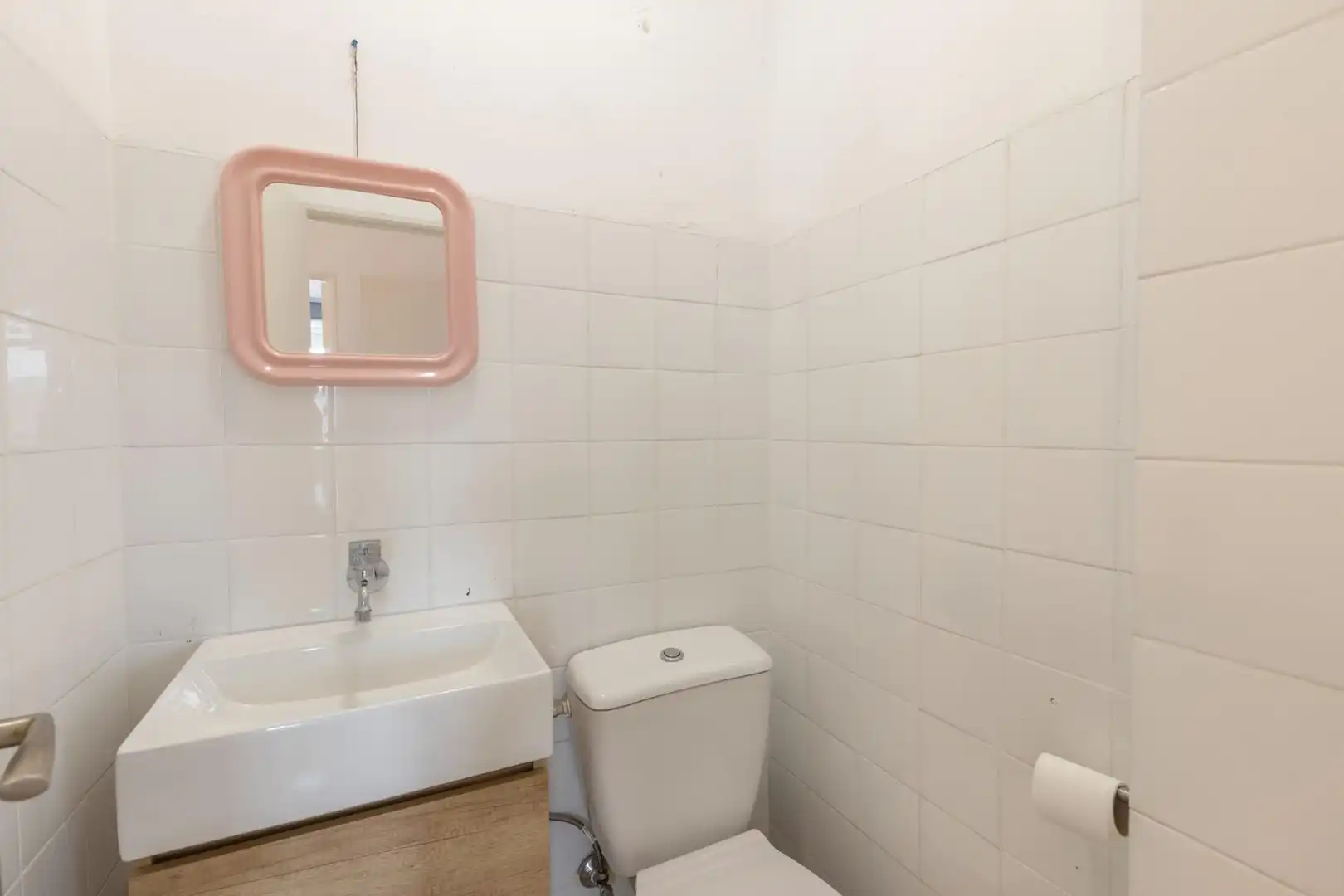Baño de Piso en venta en Granada con Terraza y Balcón