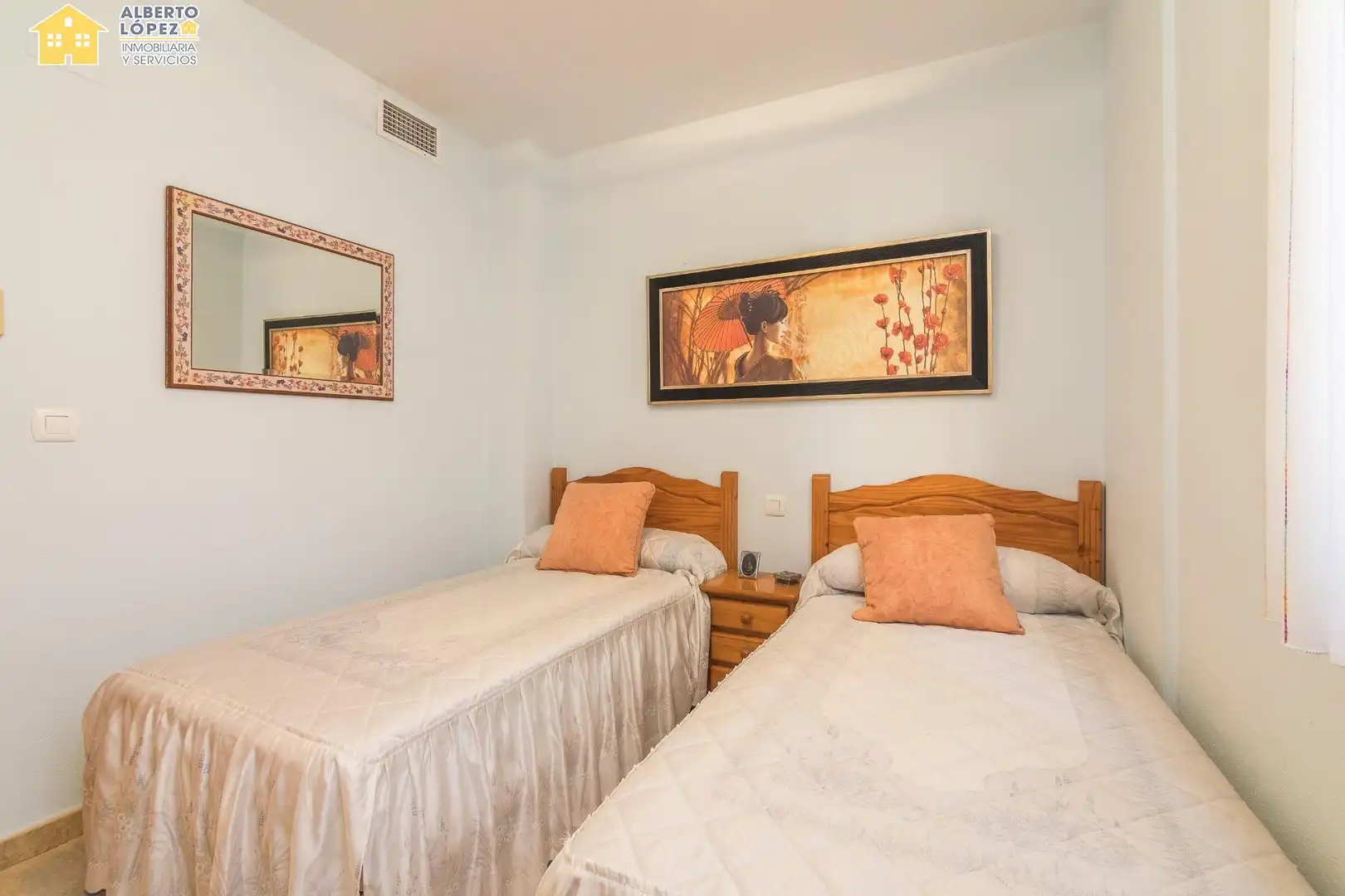 Habitación de Apartamento en venta en Alicante / Alacant con Aire acondicionado, Calefacción y Piscina comunitaria