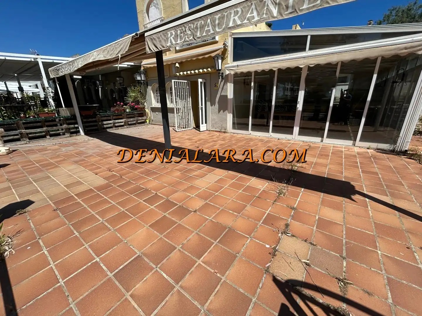 Locale commerciale in vendita a Las Marinas / Les Marines