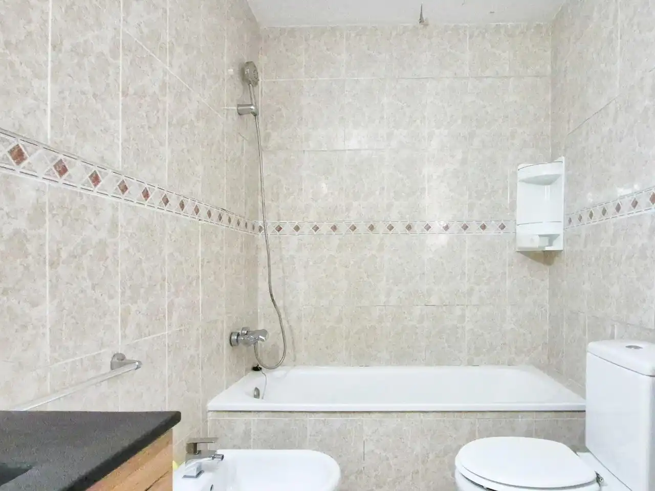 Baño de Piso en venta en Terrassa con Calefacción, Terraza y Balcón