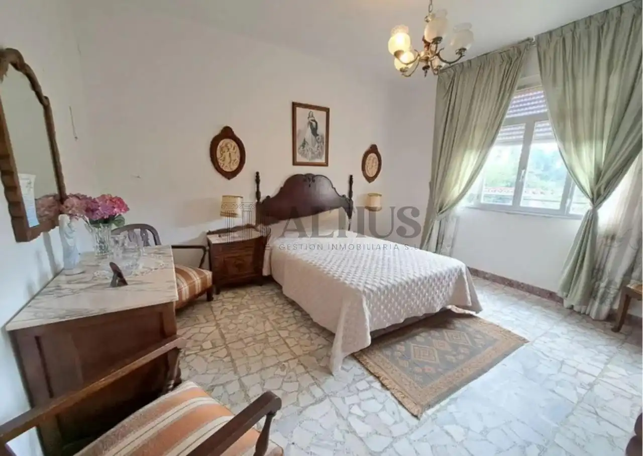 Habitación de Casa o chalet en venta en Boiro con Calefacción, Jardín privado y Amueblado