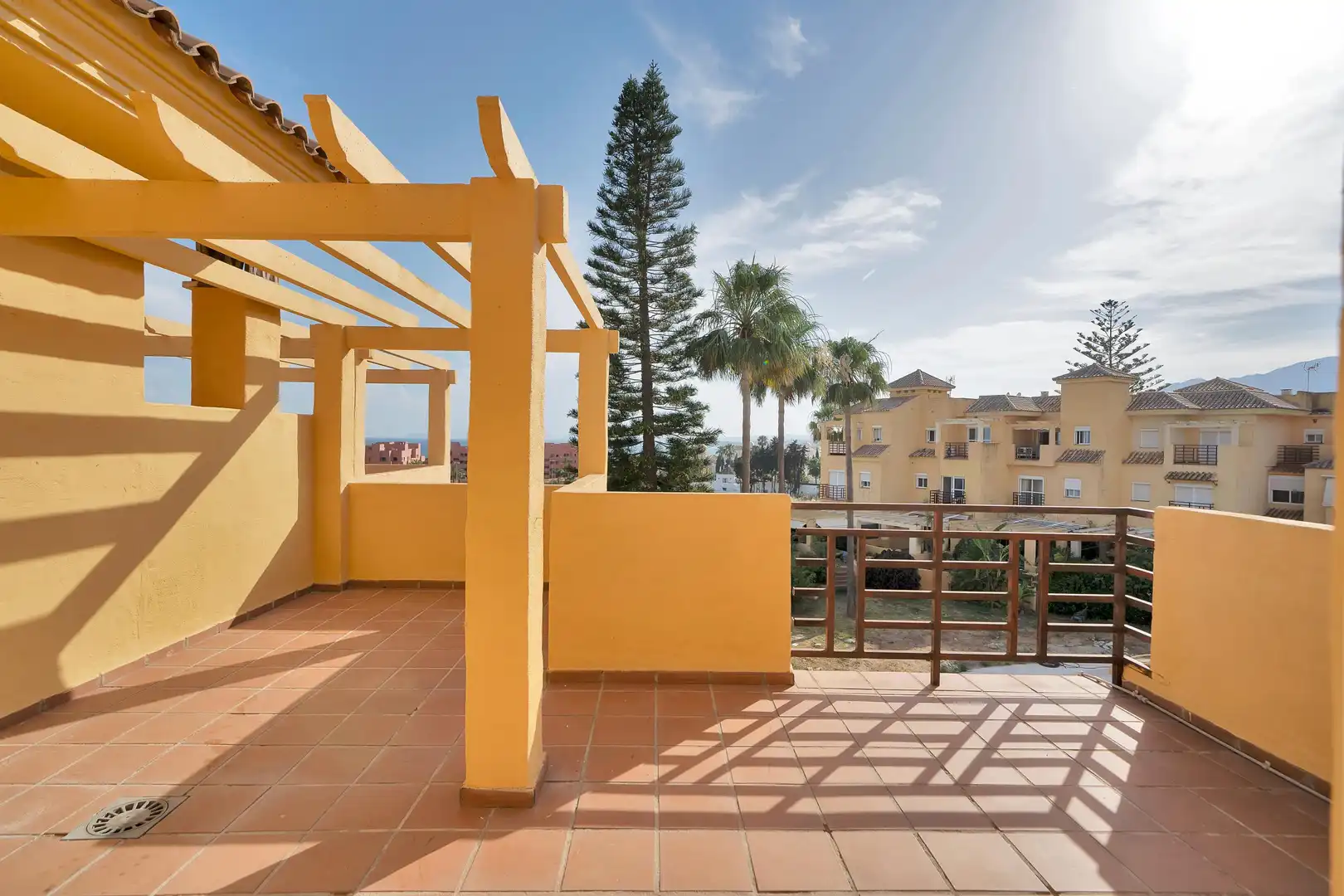 Terraza de Casa adosada en venta en Estepona con Aire acondicionado, Calefacción y Jardín privado