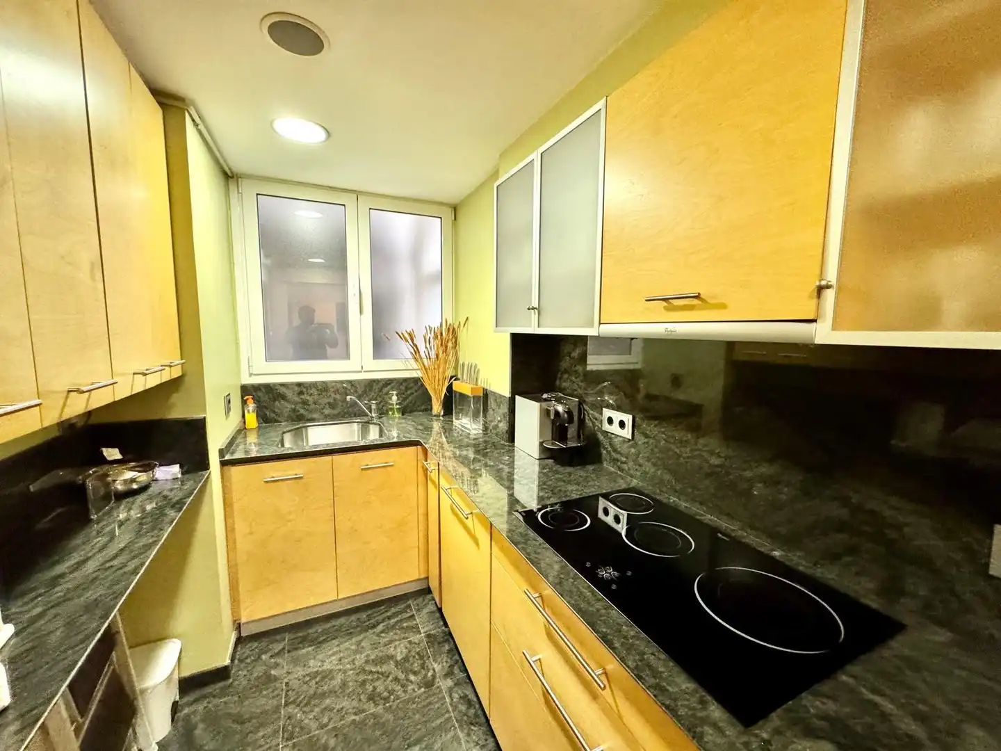 Küche von Wohnung zum Verkauf in  Barcelona Capital mit Klimaanlage, Heizung und Parkett
