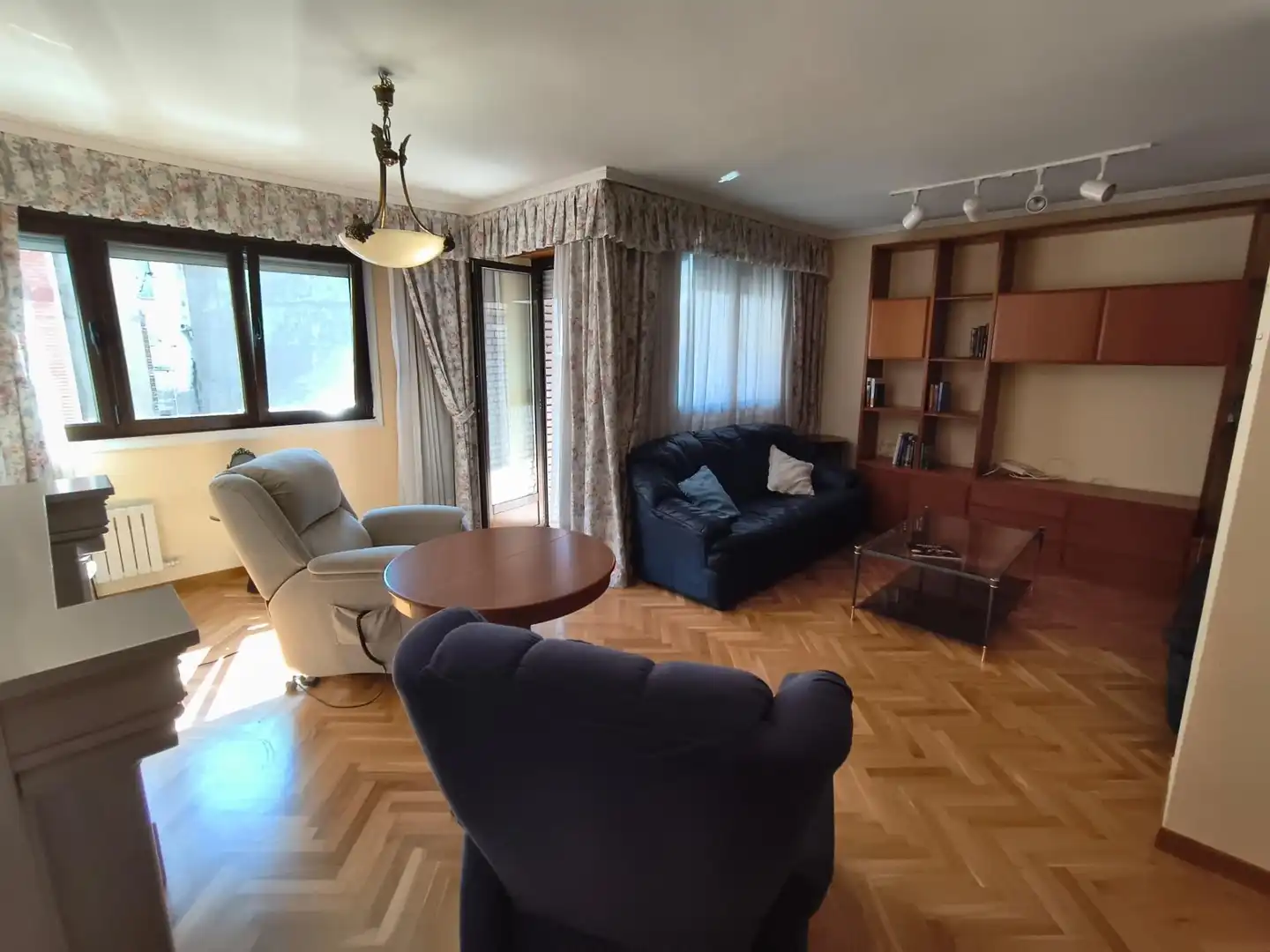 Sala d'estar de Pis en venda en Ponferrada amb Calefacció, Parquet i Terrassa