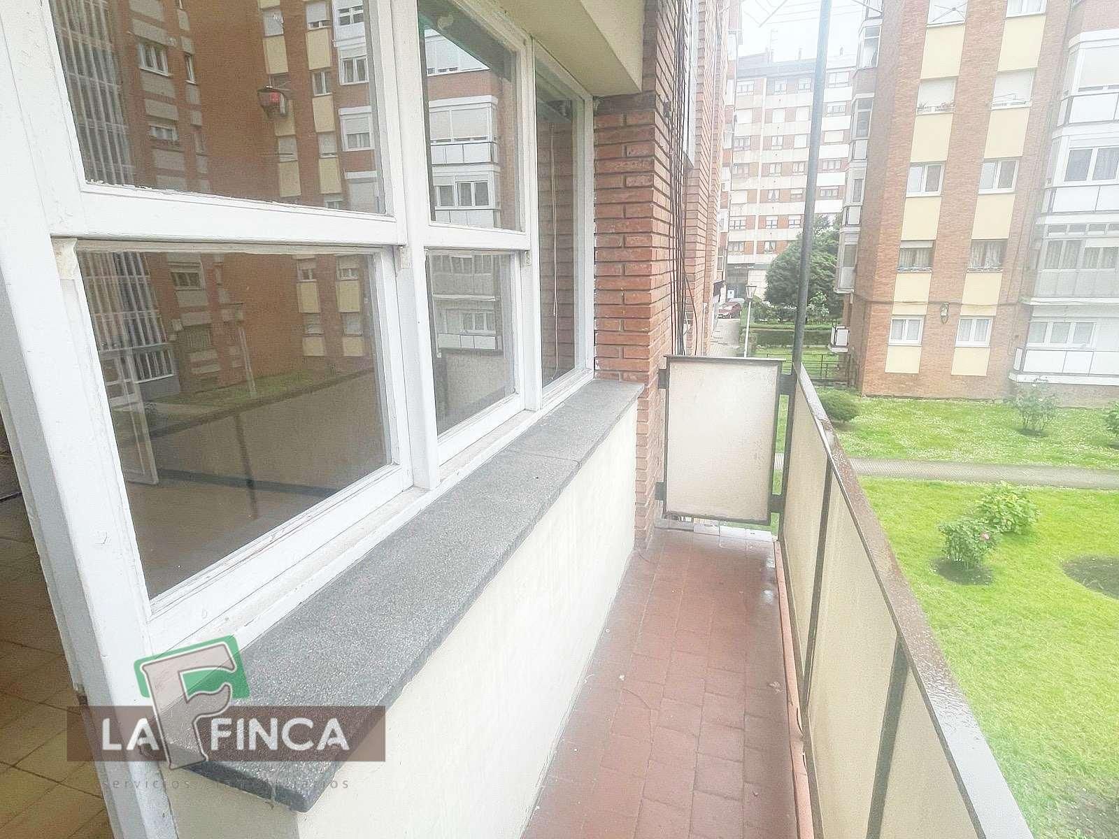 Terrassa de Pis en venda en Gijón  amb Calefacció i Terrassa