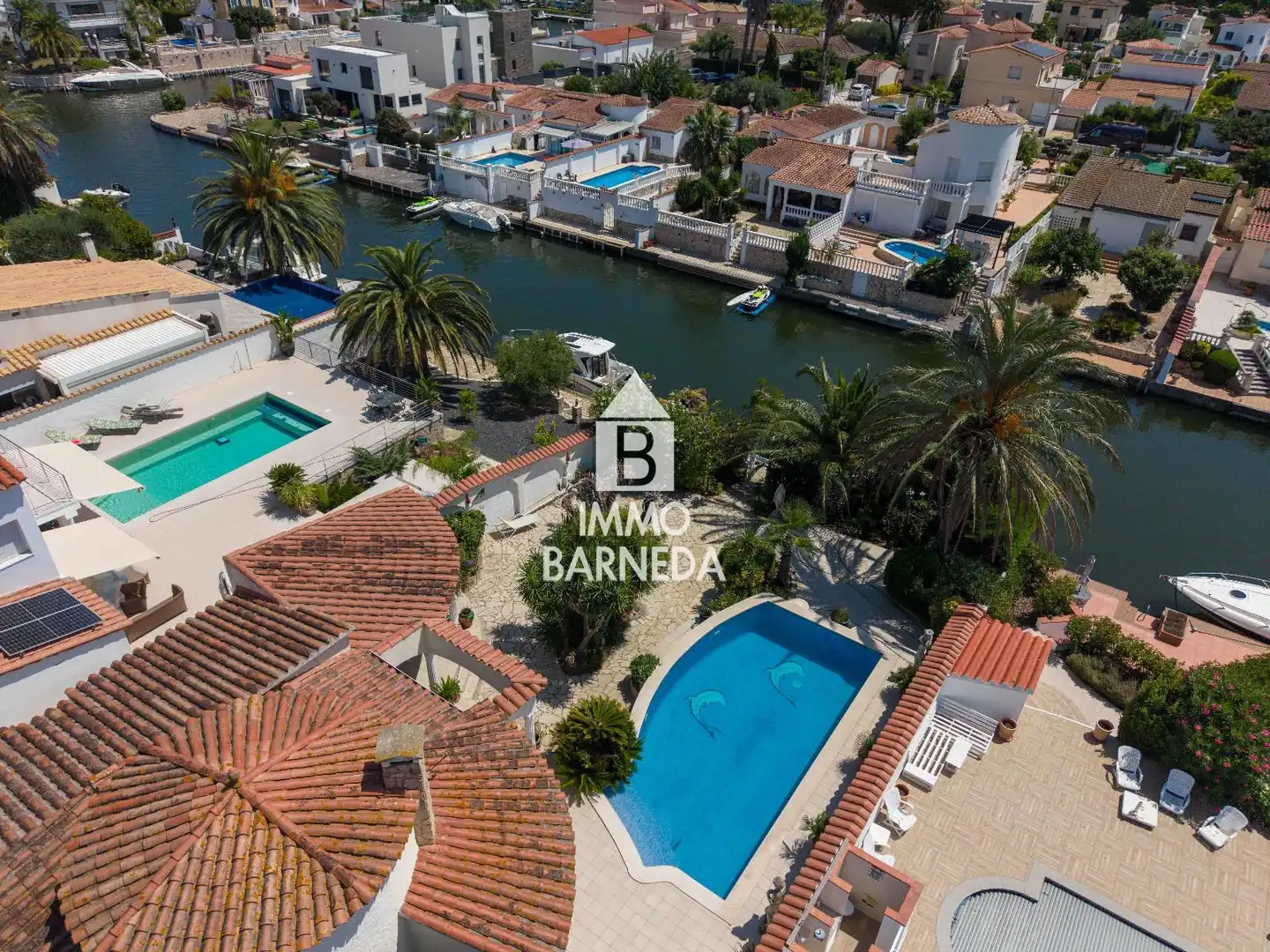 Vista exterior de Casa o xalet en venda en Empuriabrava amb Aire condicionat, Calefacció i Terrassa