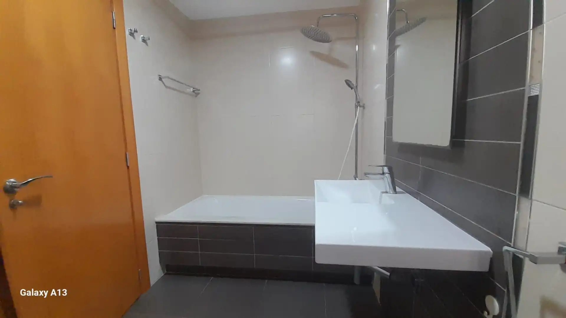 Baño de Piso en venta en L'Eliana con Aire acondicionado, Calefacción y Horno