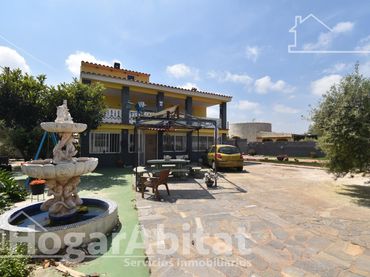 Villa con piscina in vendita a Partida Pinella