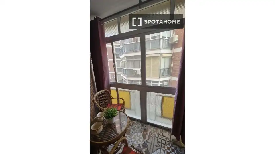 Terrassa de Estudi per a compartir en Málaga amb Aire condicionat, Terrassa i Moblat