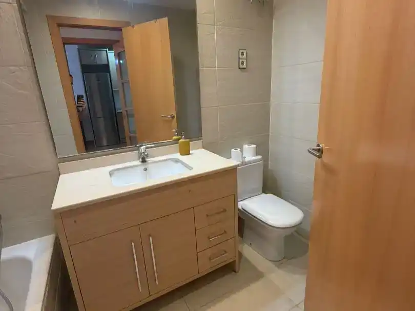 Bany de Apartament en venda en  Barcelona Capital amb Aire condicionat i Balcó